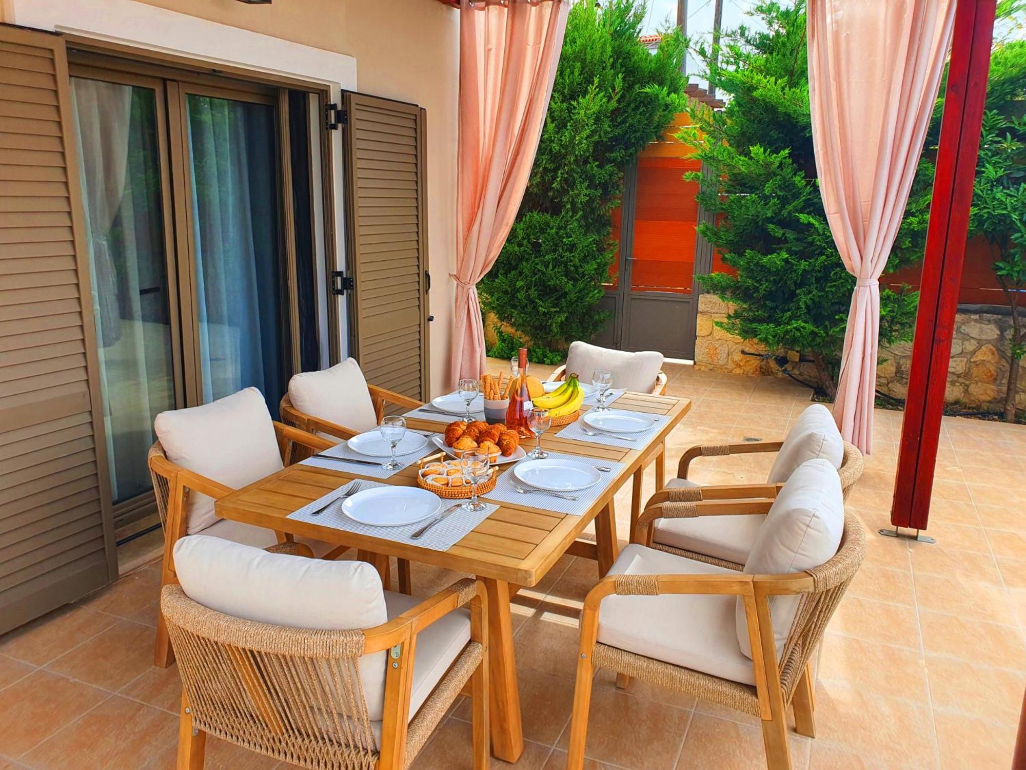 Harma With Private Pool Villa Roupai