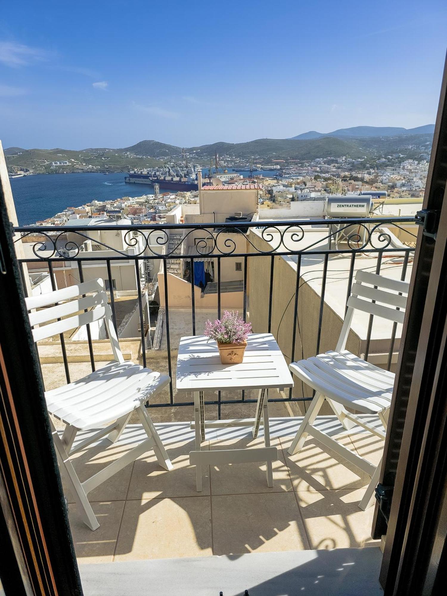 Syra Apartment