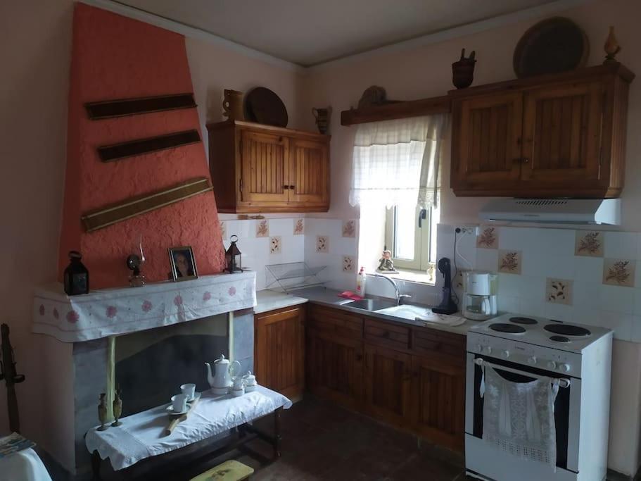 Holiday home τhe Grandma's House Tseria