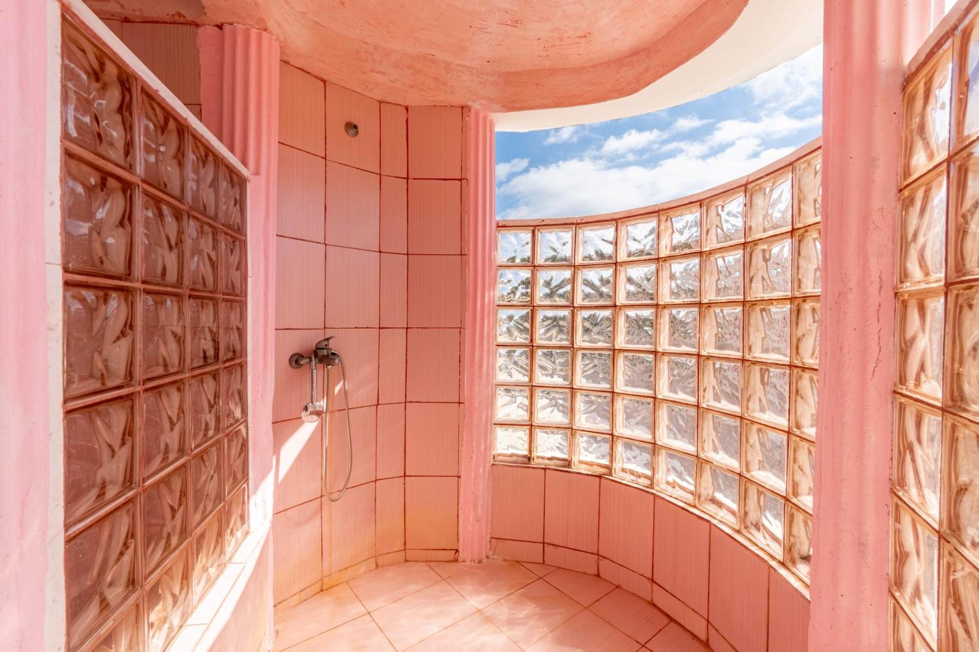 Paco's Barbie House Apartment Ozias