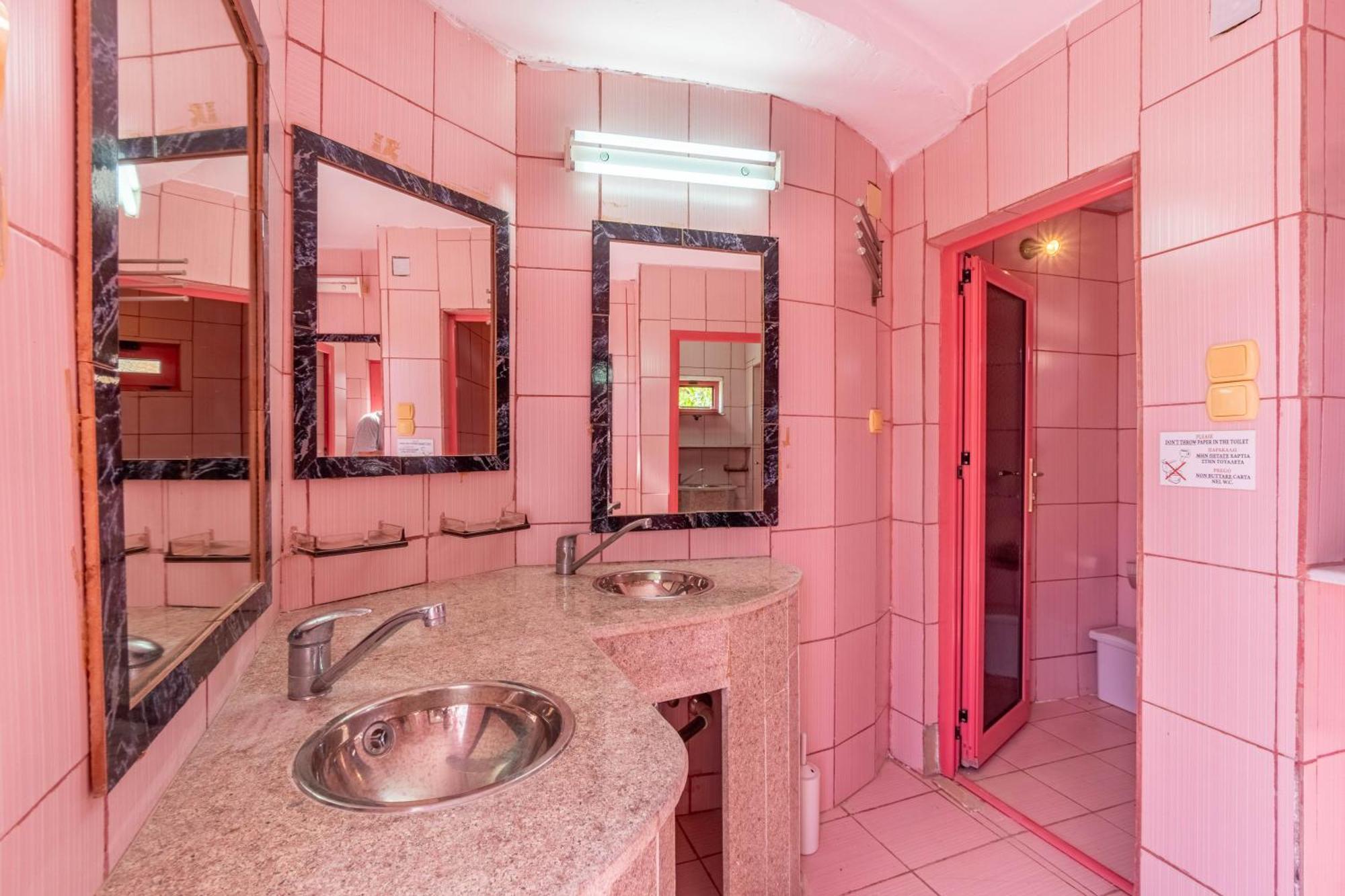 Paco's Barbie House Apartment *