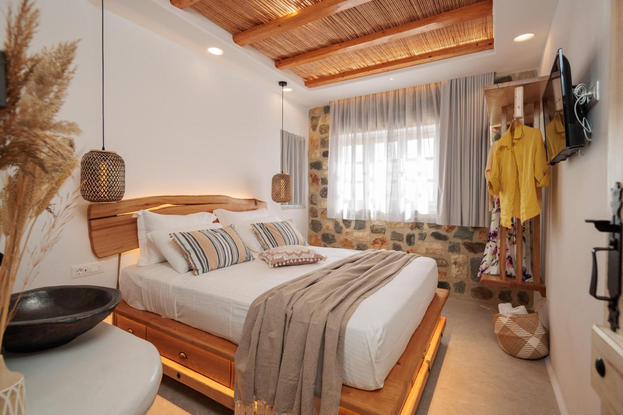 Boriadon Rustic Countryside Homes *