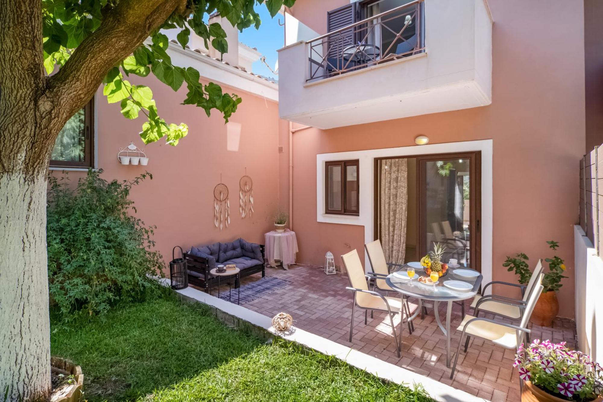 Villa Prolithia 2 *