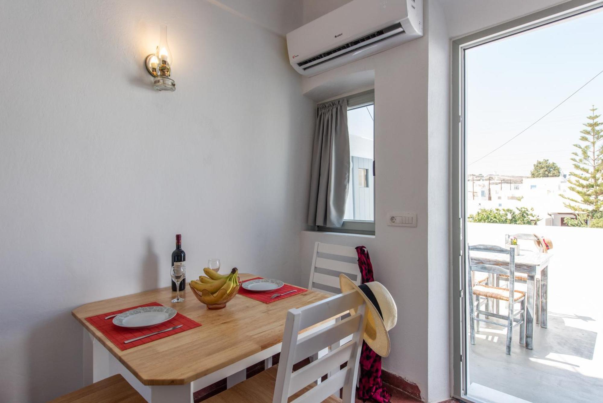 Argyro And Diogenis * Emporio (Santorini)