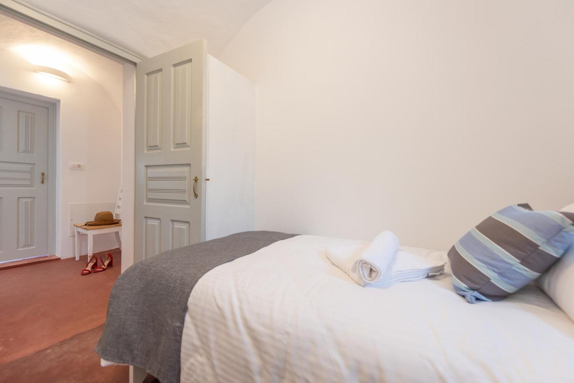 Apartment Argyro And Diogenis Emporio (Santorini)