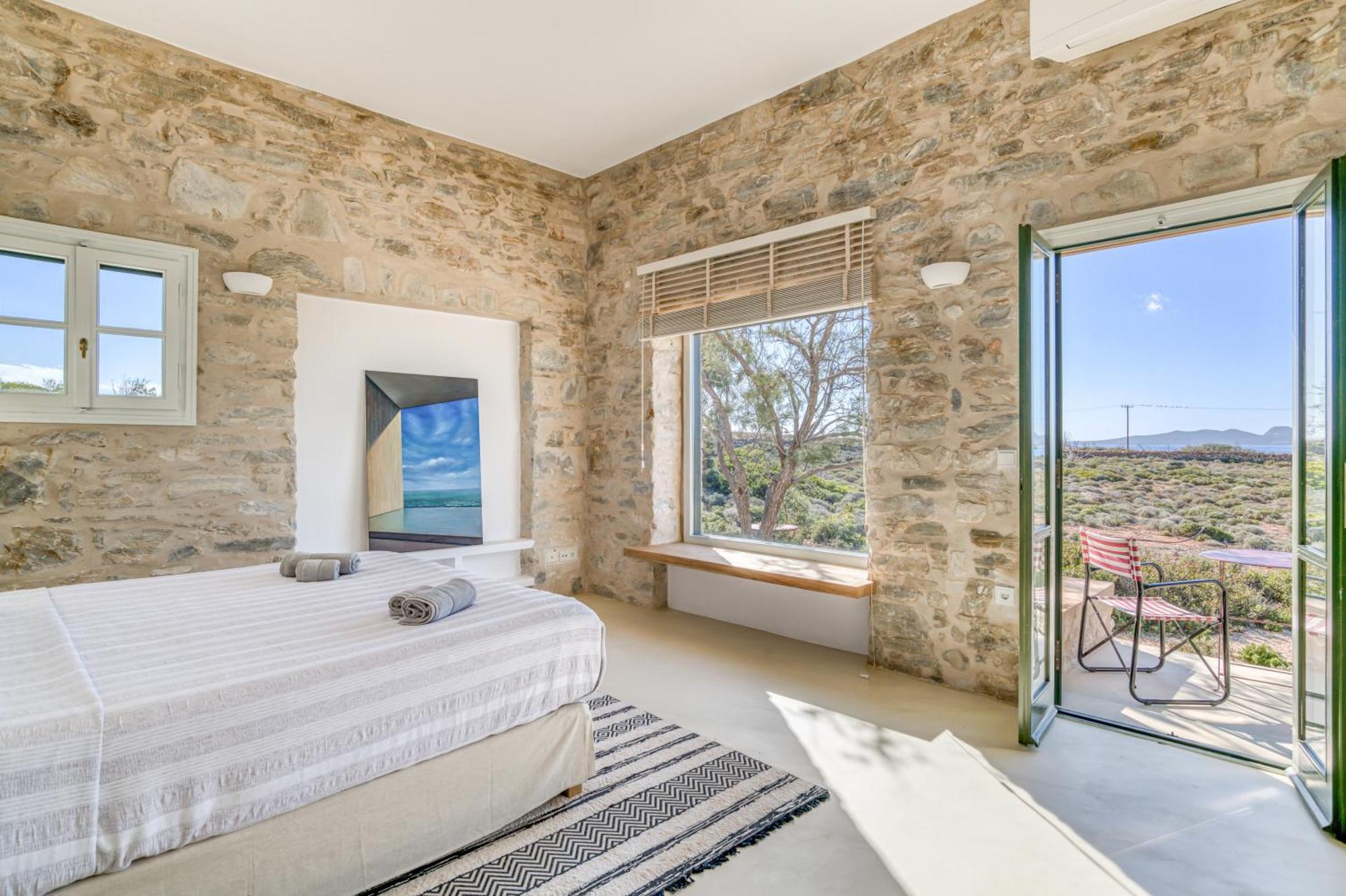 And Stone * Aliki (Paros)