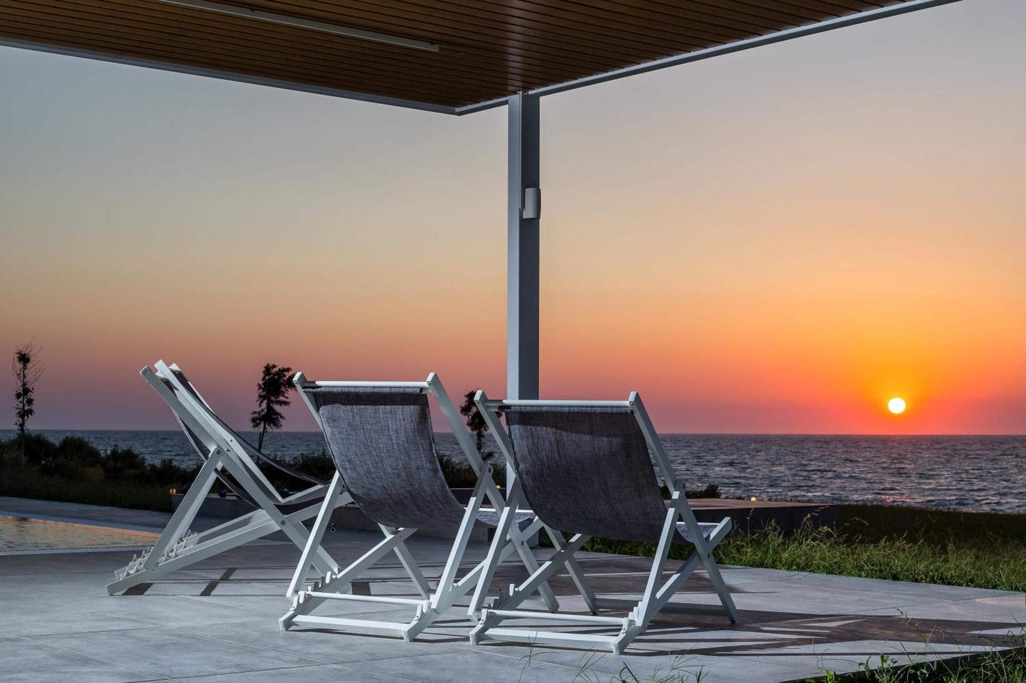 Miguel Luxury Front Fanes (Rhodes)