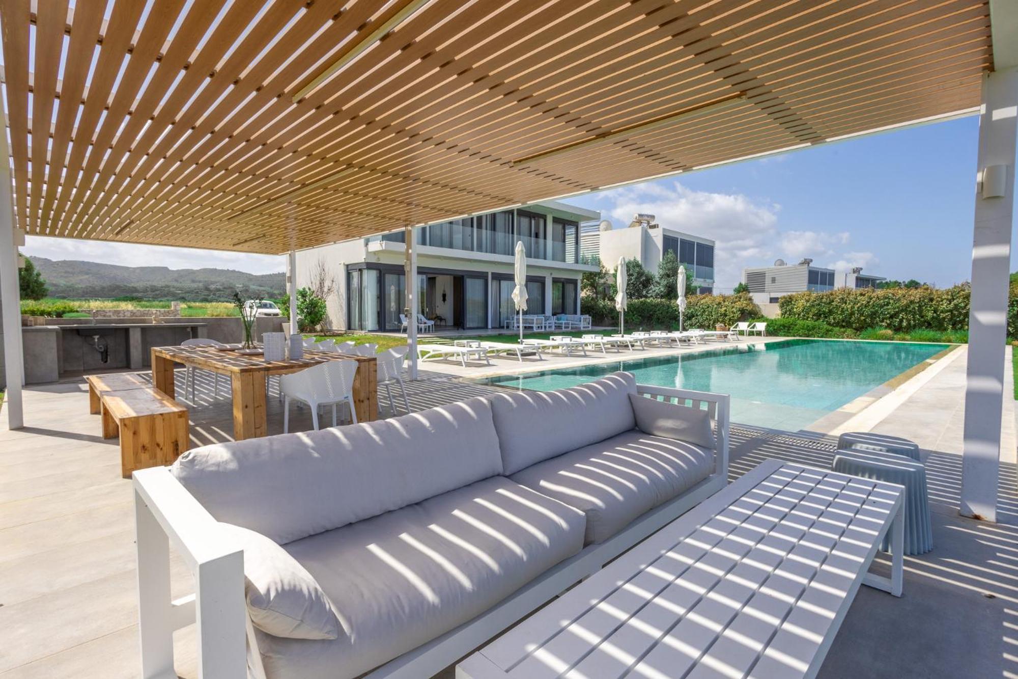 Miguel Luxury Front Villa *