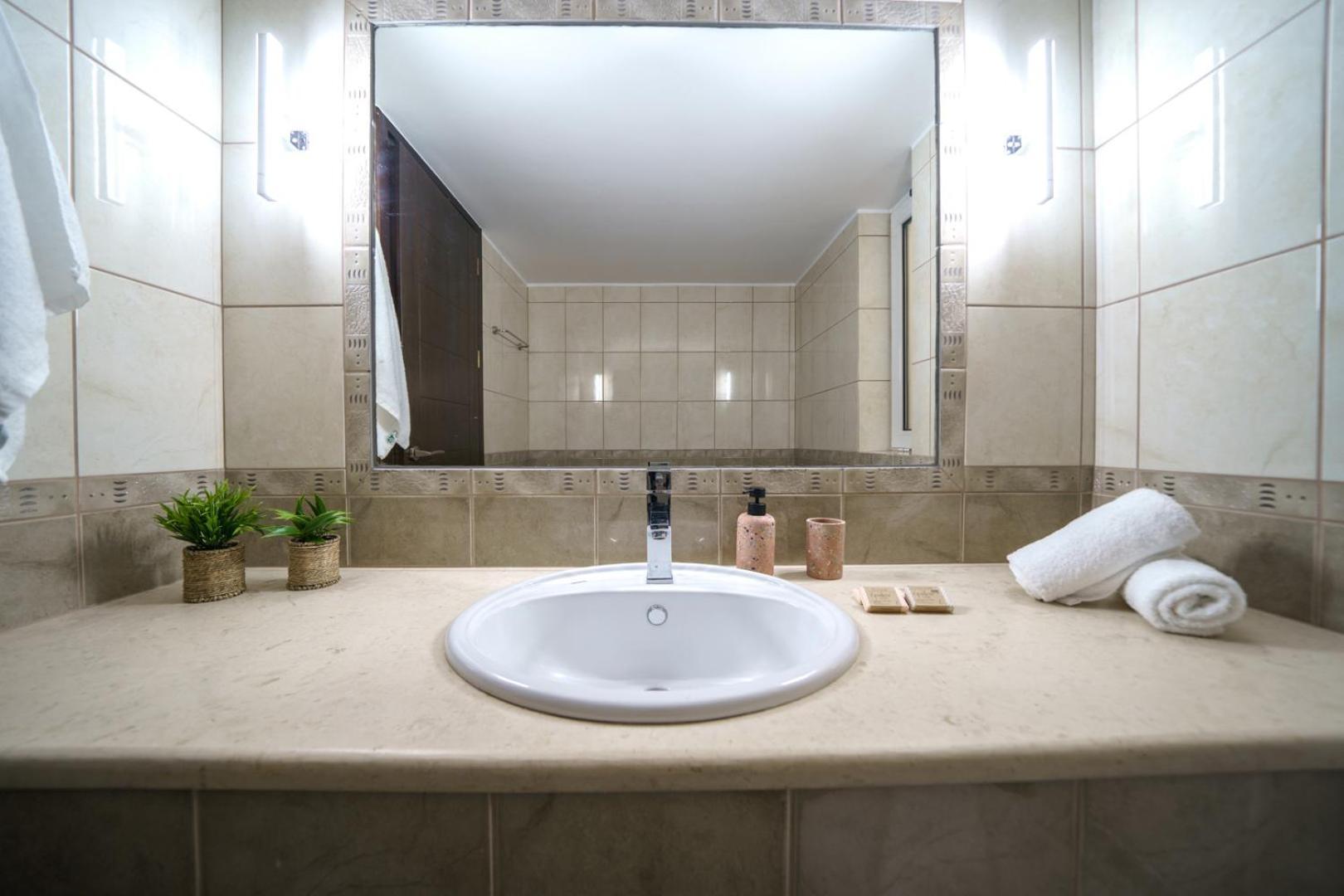 Apartment Anemos Analipsi (Crete)