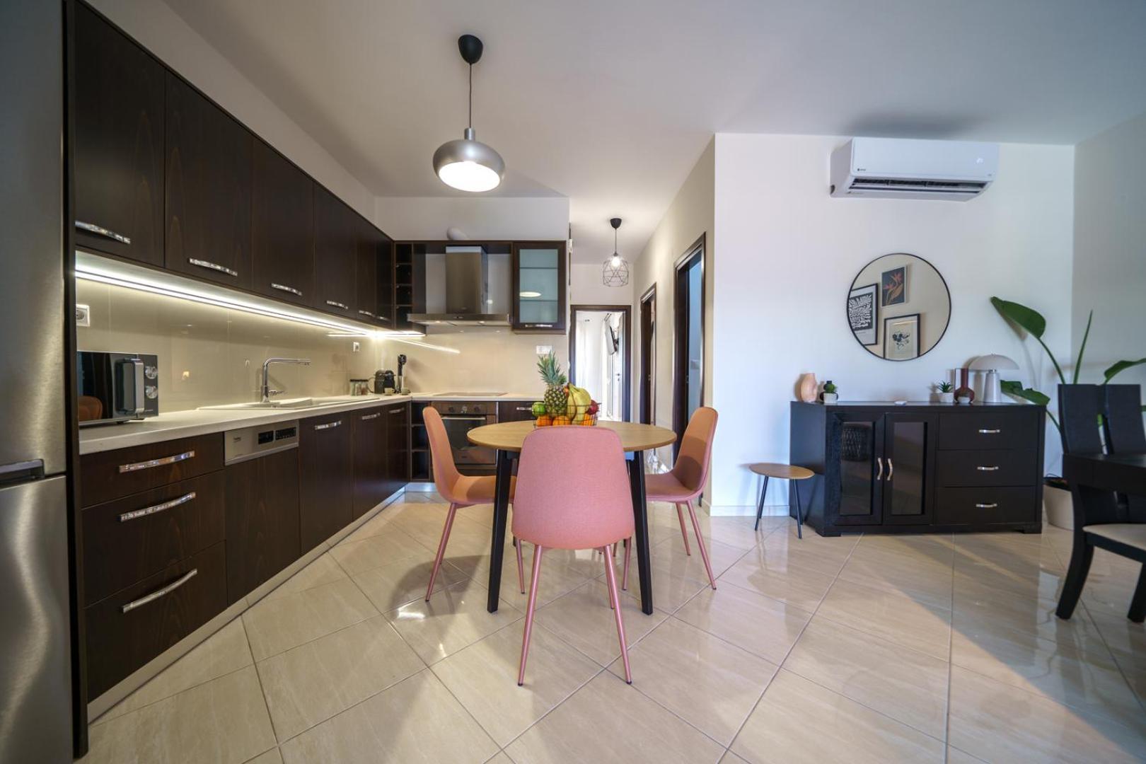 Anemos Apartment *