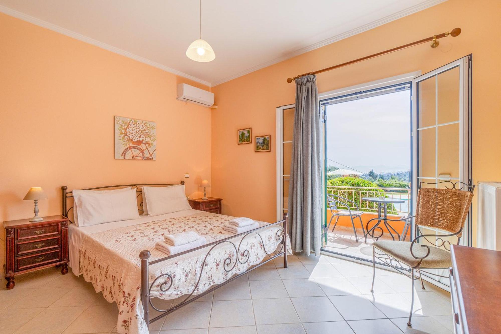 Even Ezer With Private Pool Apartment Poulades