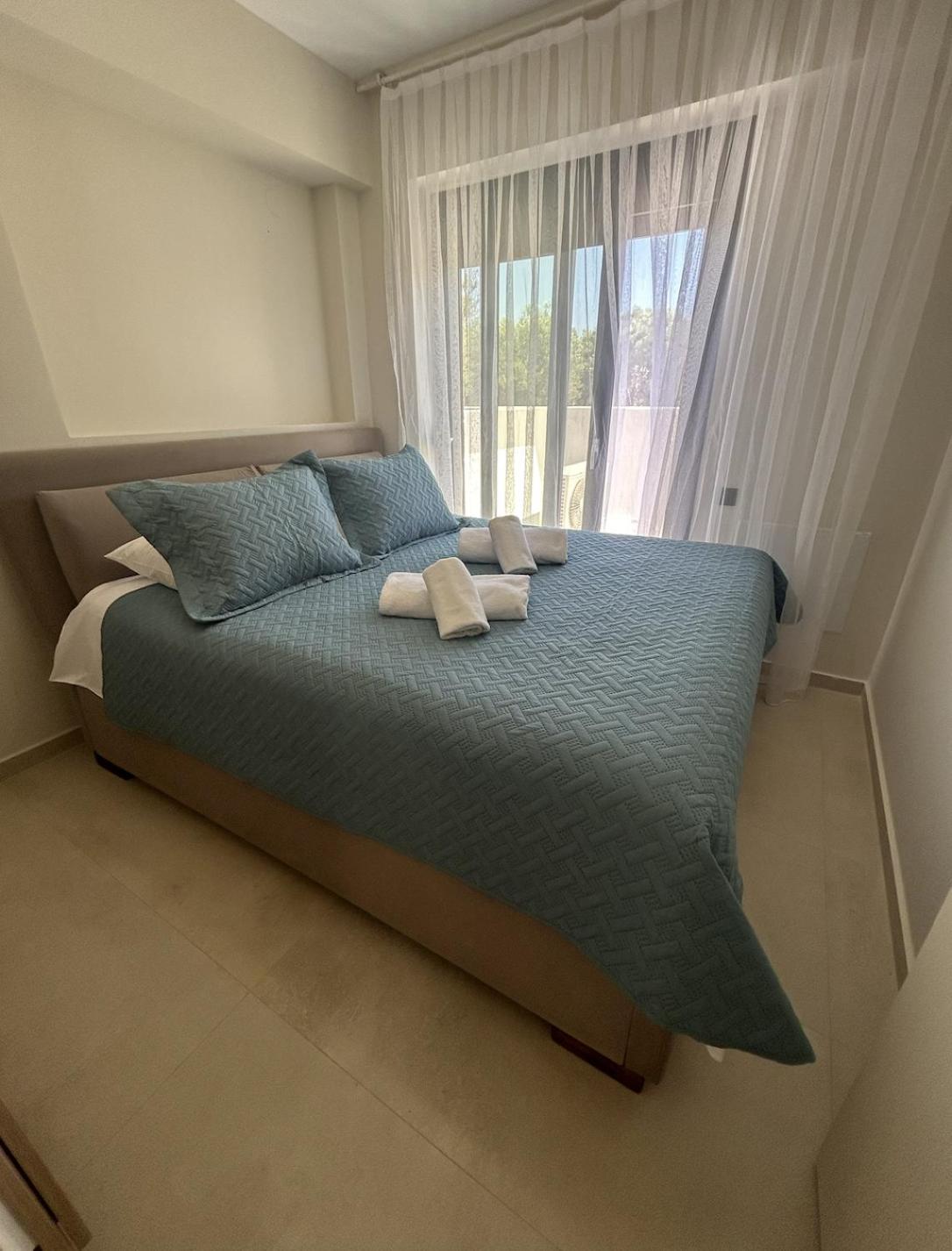 Homes 100m From Nikiti (Sithonia)