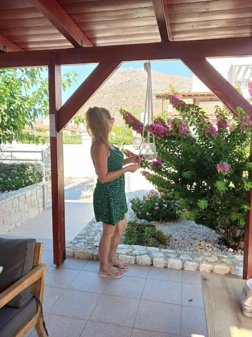 On The * Stavros (Crete)