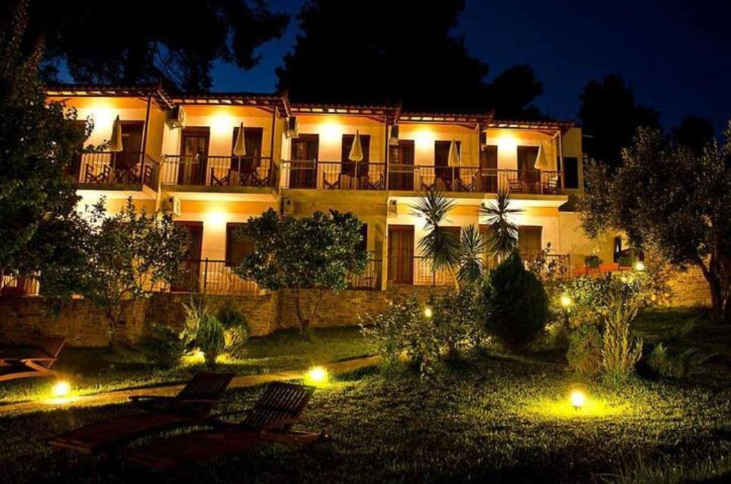 Pine Trees Aparthotel 2*