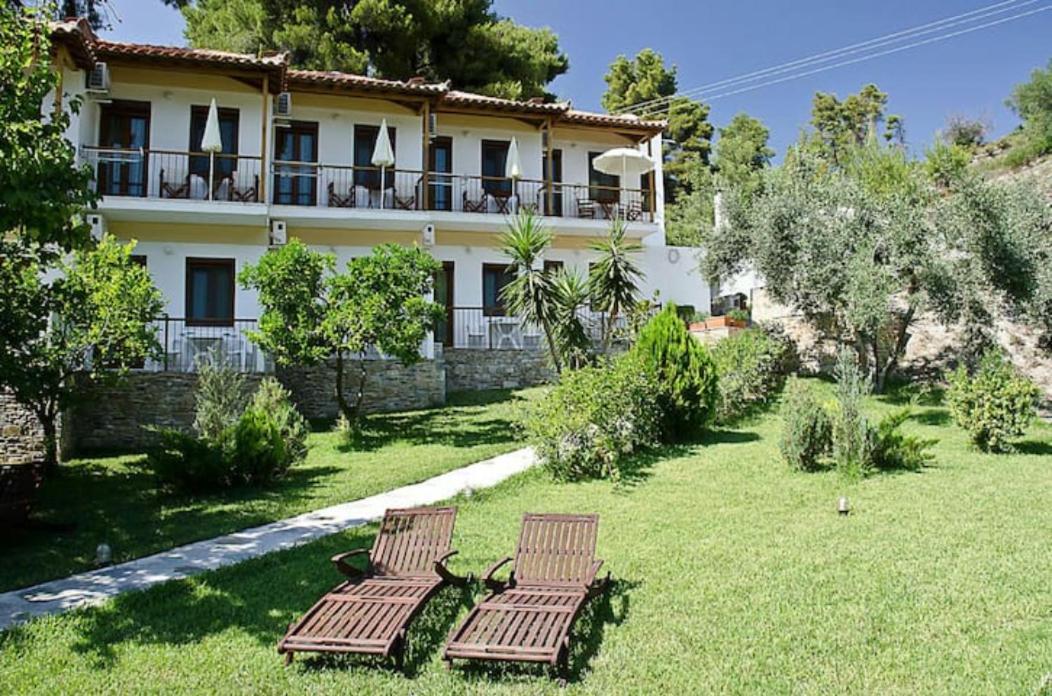 Pine Trees Aparthotel 2*
