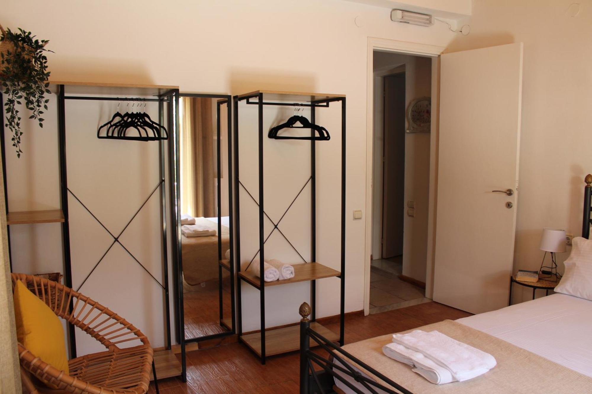 Pine Trees Aparthotel 2*