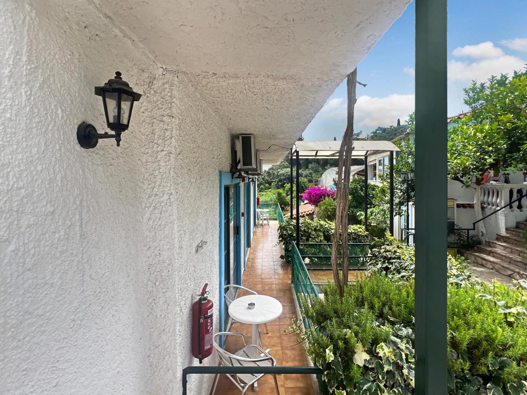 Aparthotel Corfu Andromaches 3*