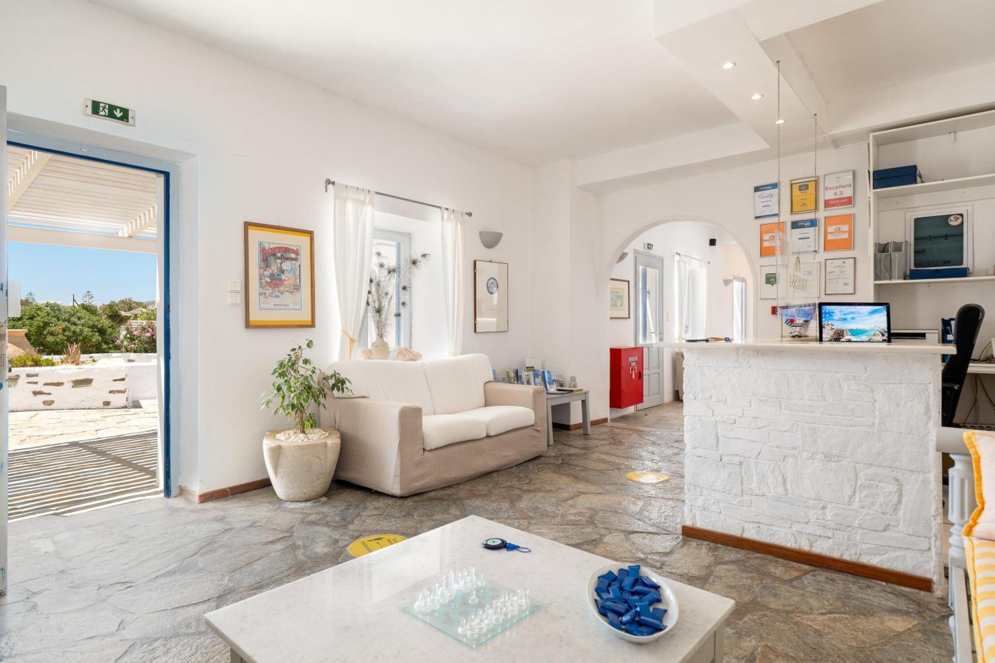 Hotel Paros By Kottas 3*