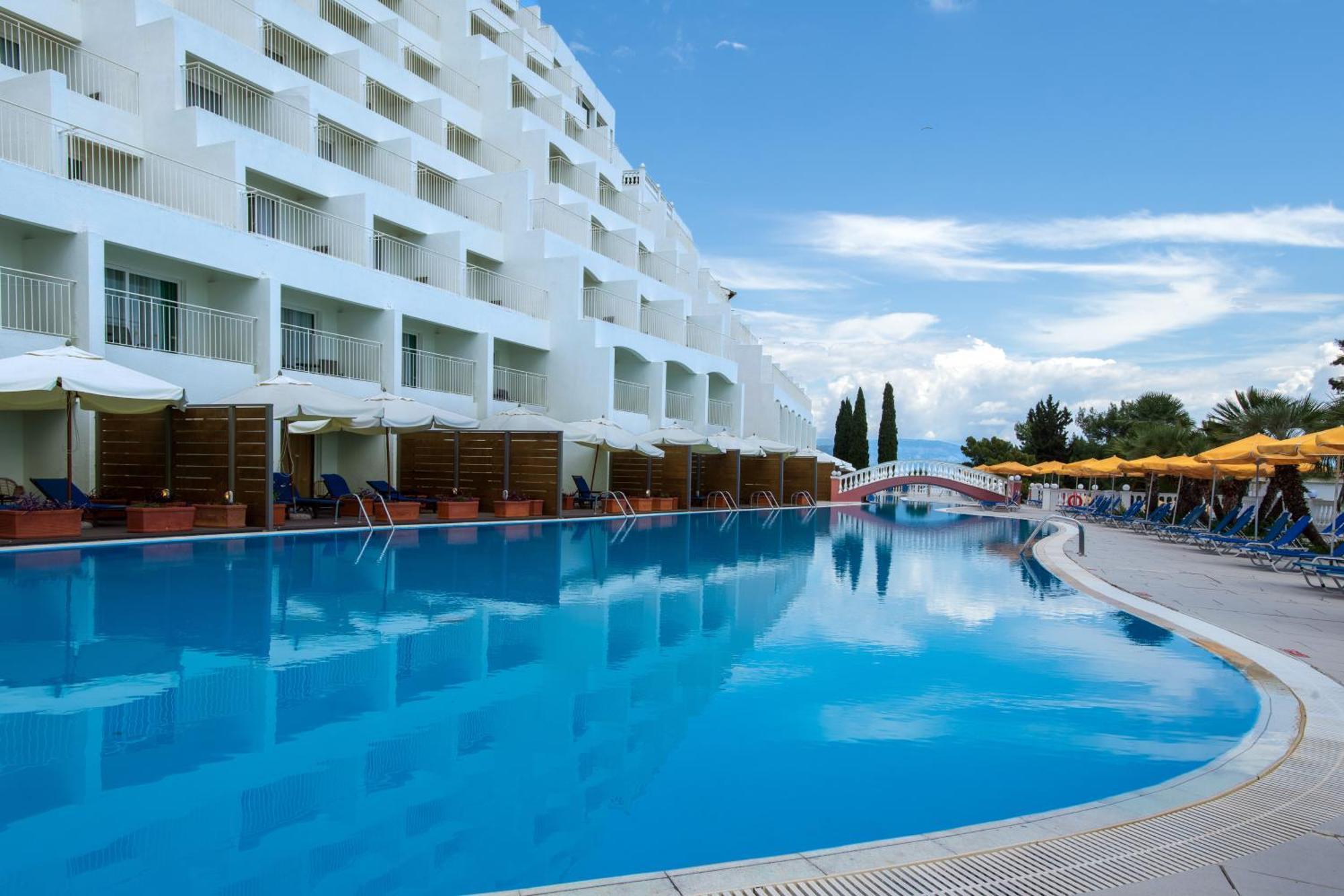 Sunshine Corfu And 4*