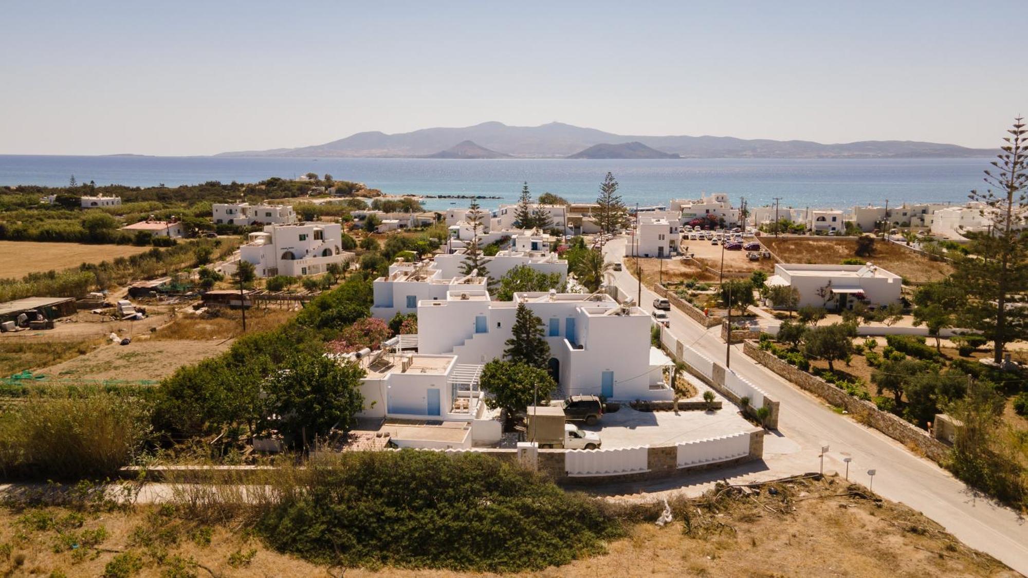 Apartment Agia Anna Living