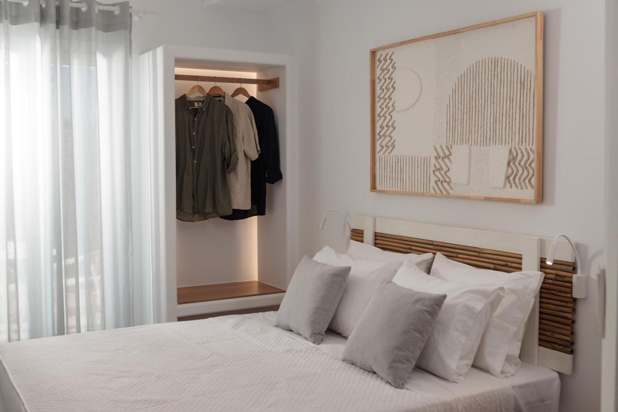 Apartment Agia Anna Living