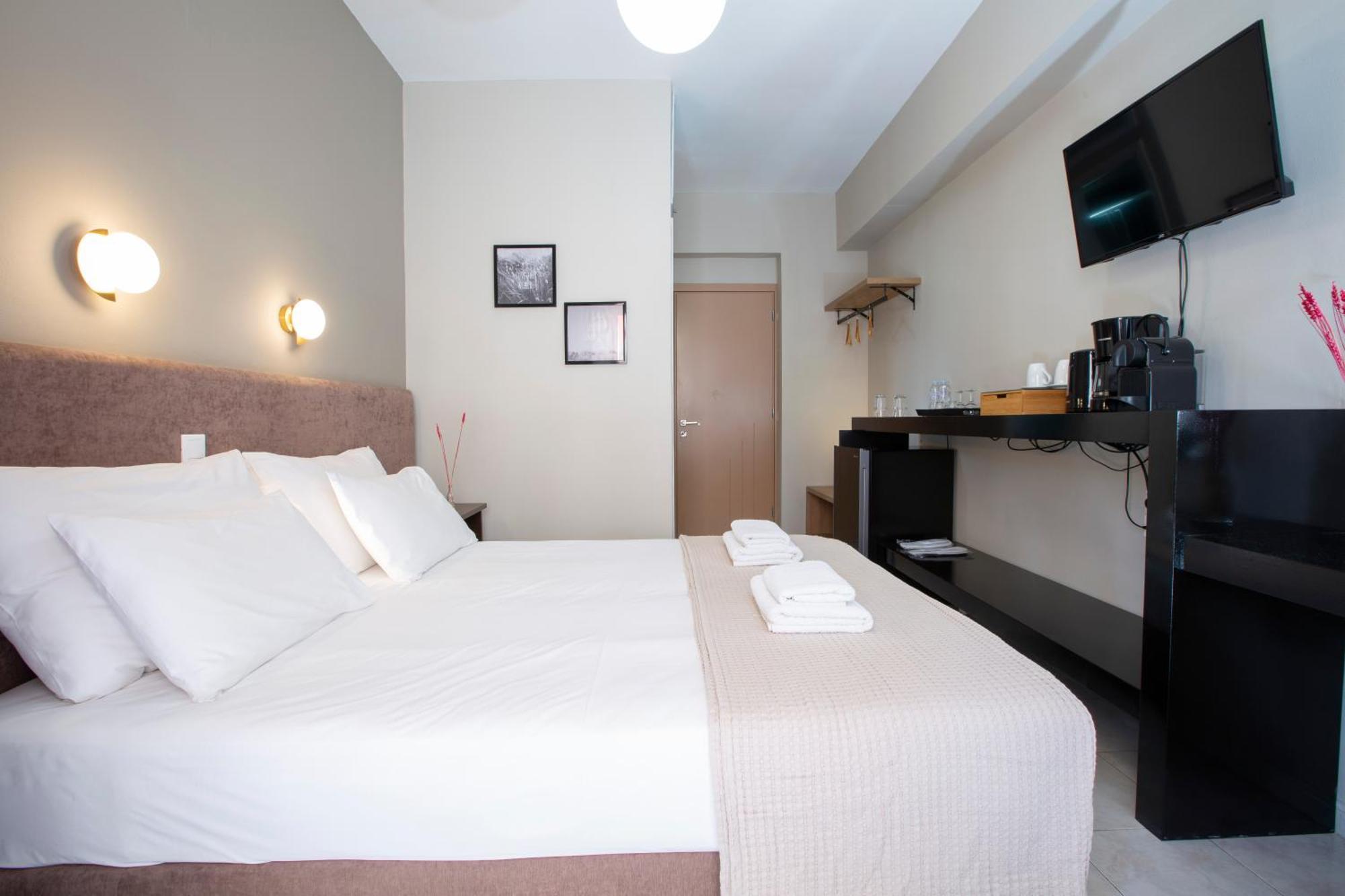 Athina Aparthotel 2*