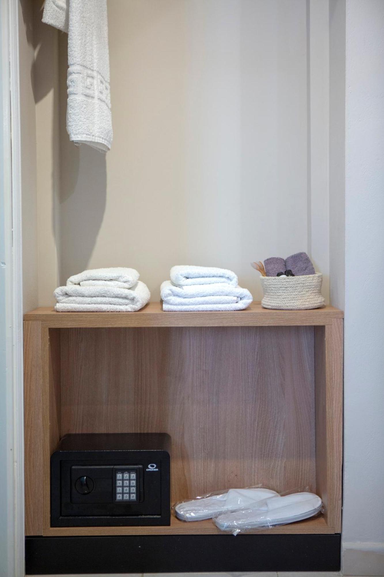 Athina Aparthotel 2*