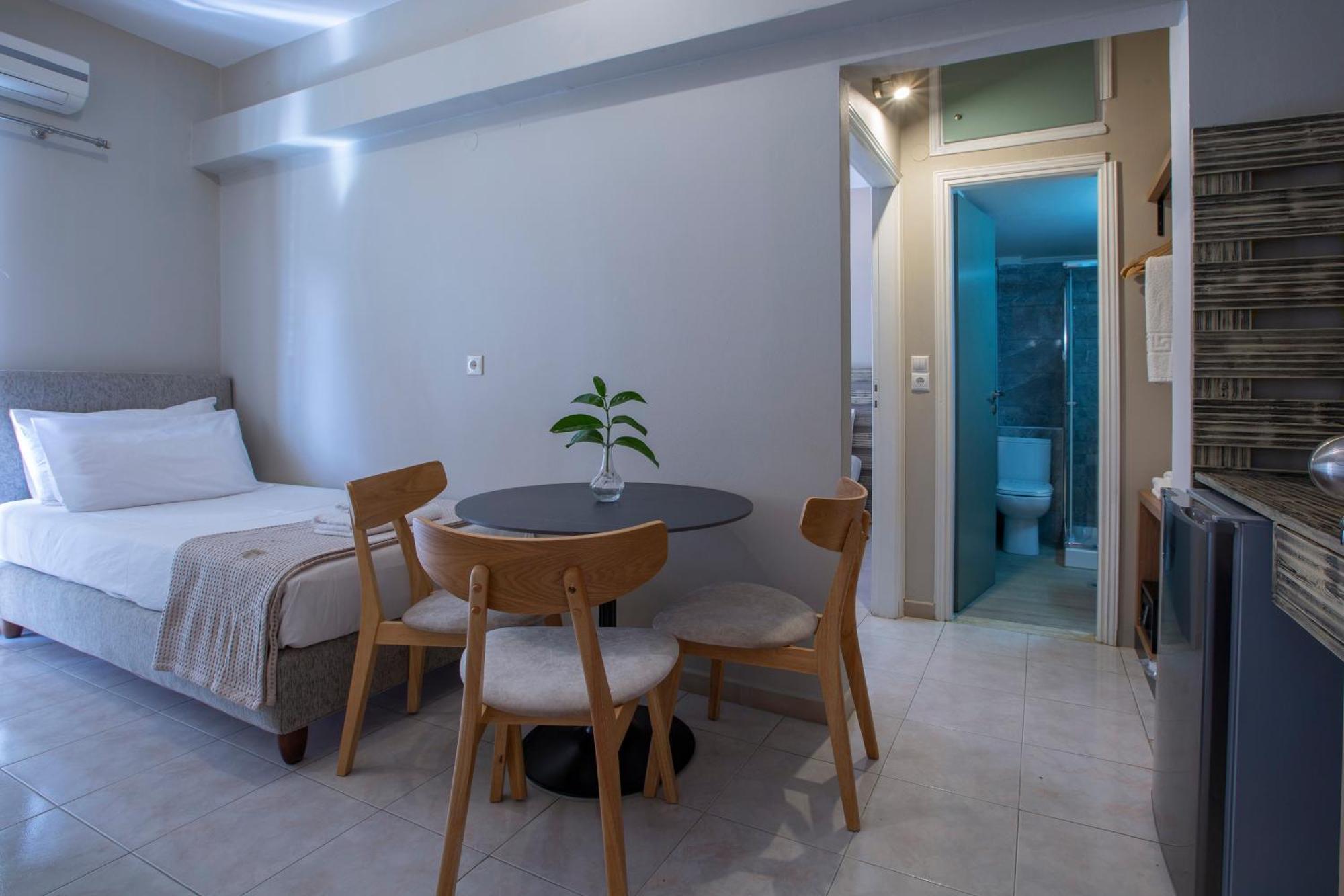 Athina Aparthotel