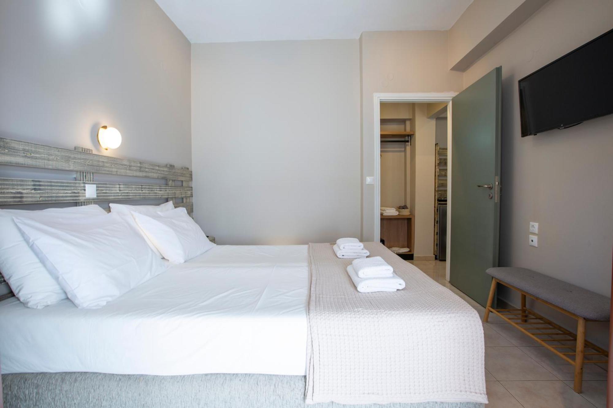 Athina 2* Nydri (Lefkada)