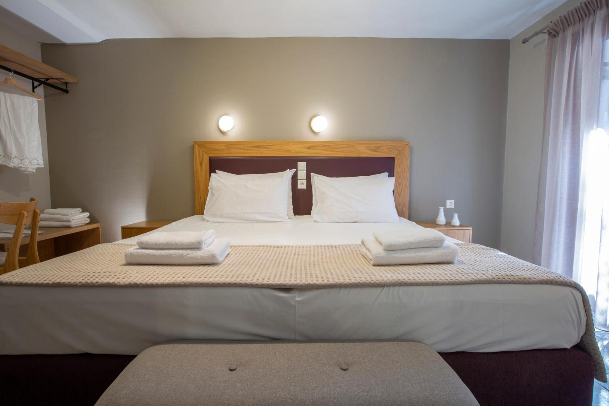 Athina Aparthotel 2*