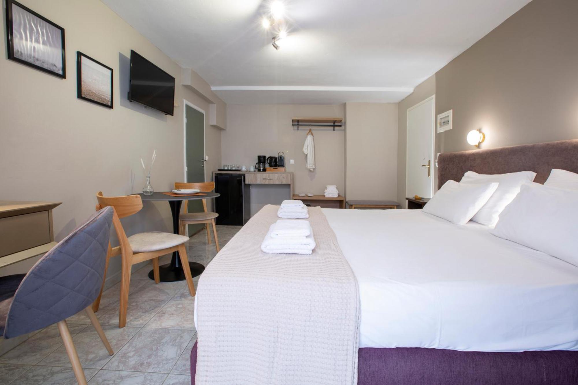 Aparthotel Athina