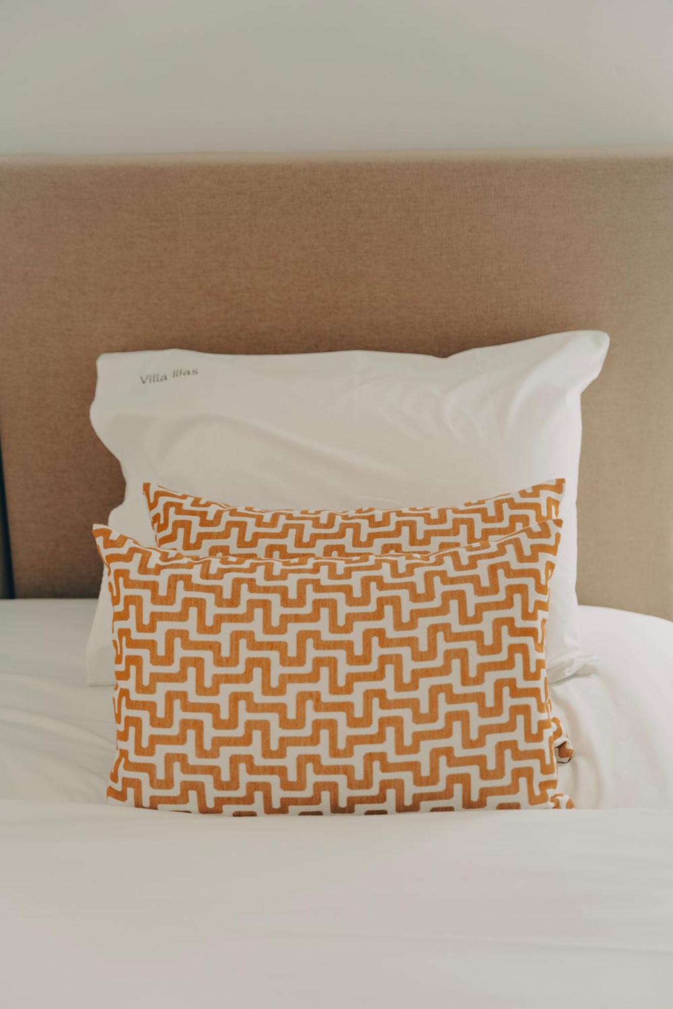 Ilias Aparthotel 3*