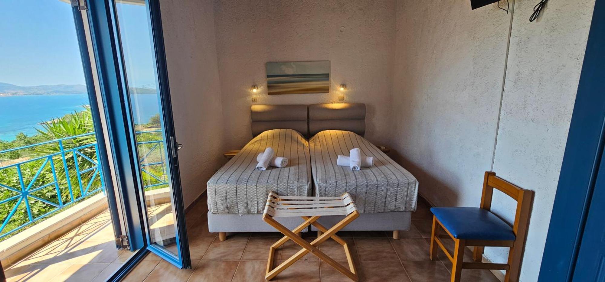 Aparthotel Metaxatos