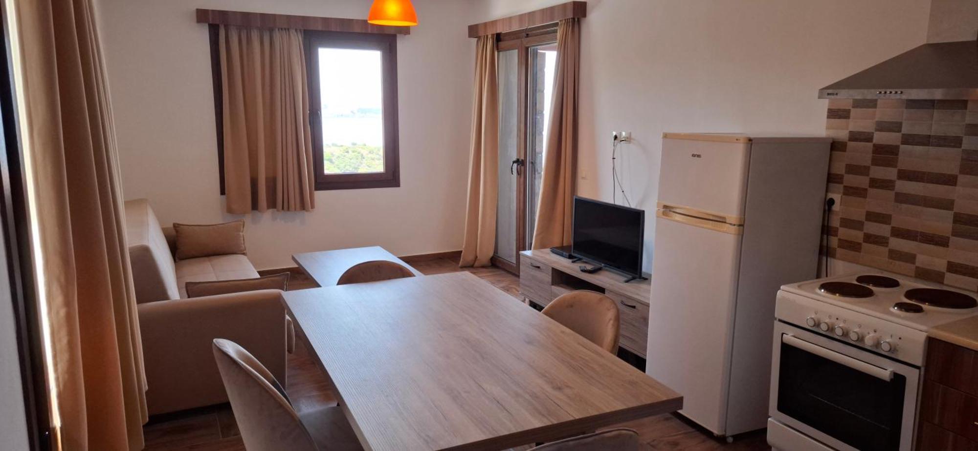 Aparthotel Molivos Castle