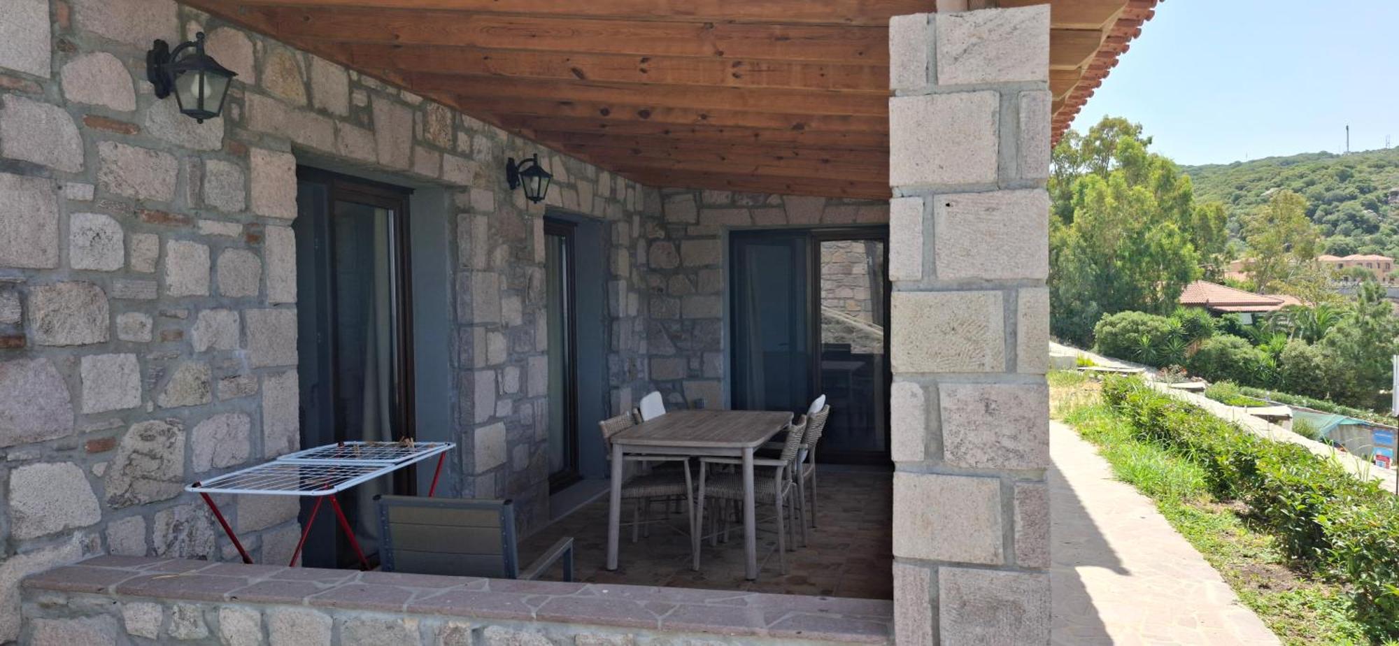 Aparthotel Molivos Castle *