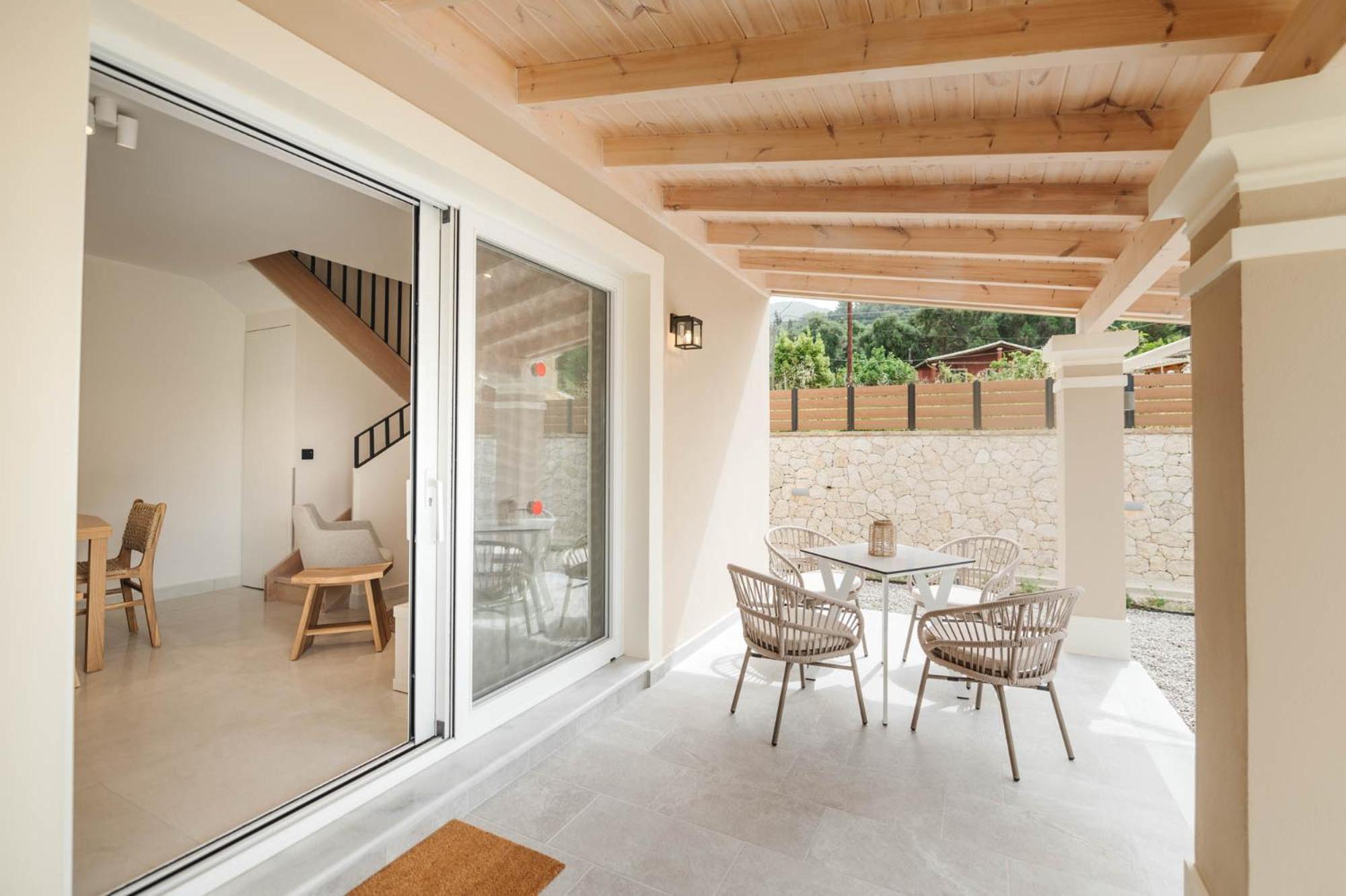 Sea Breeze & 2* Agios Gordios (Corfu)