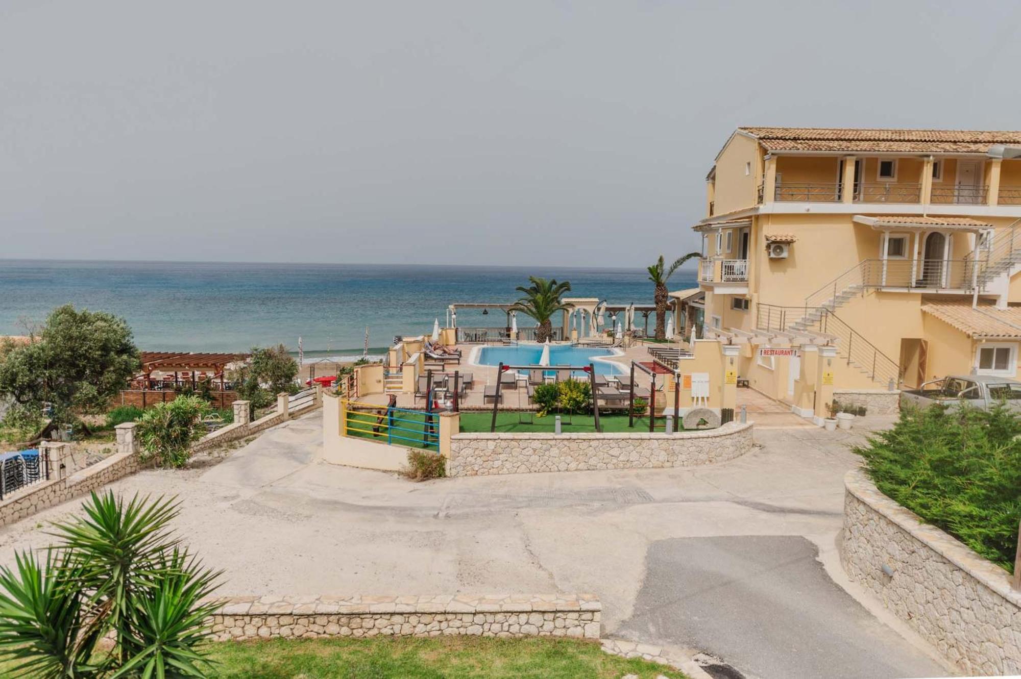 Sea Breeze & Aparthotel Agios Gordios (Corfu)