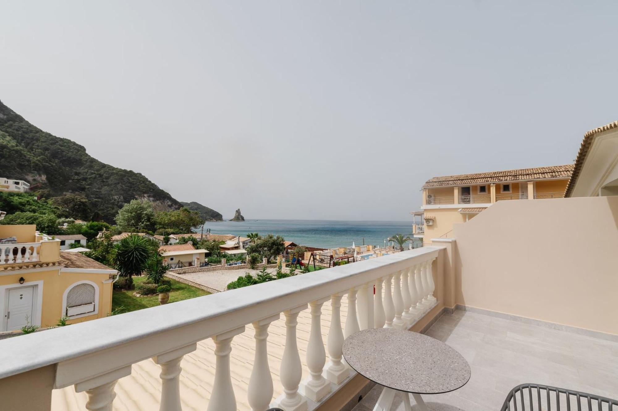 Sea Breeze & 2* Agios Gordios (Corfu)