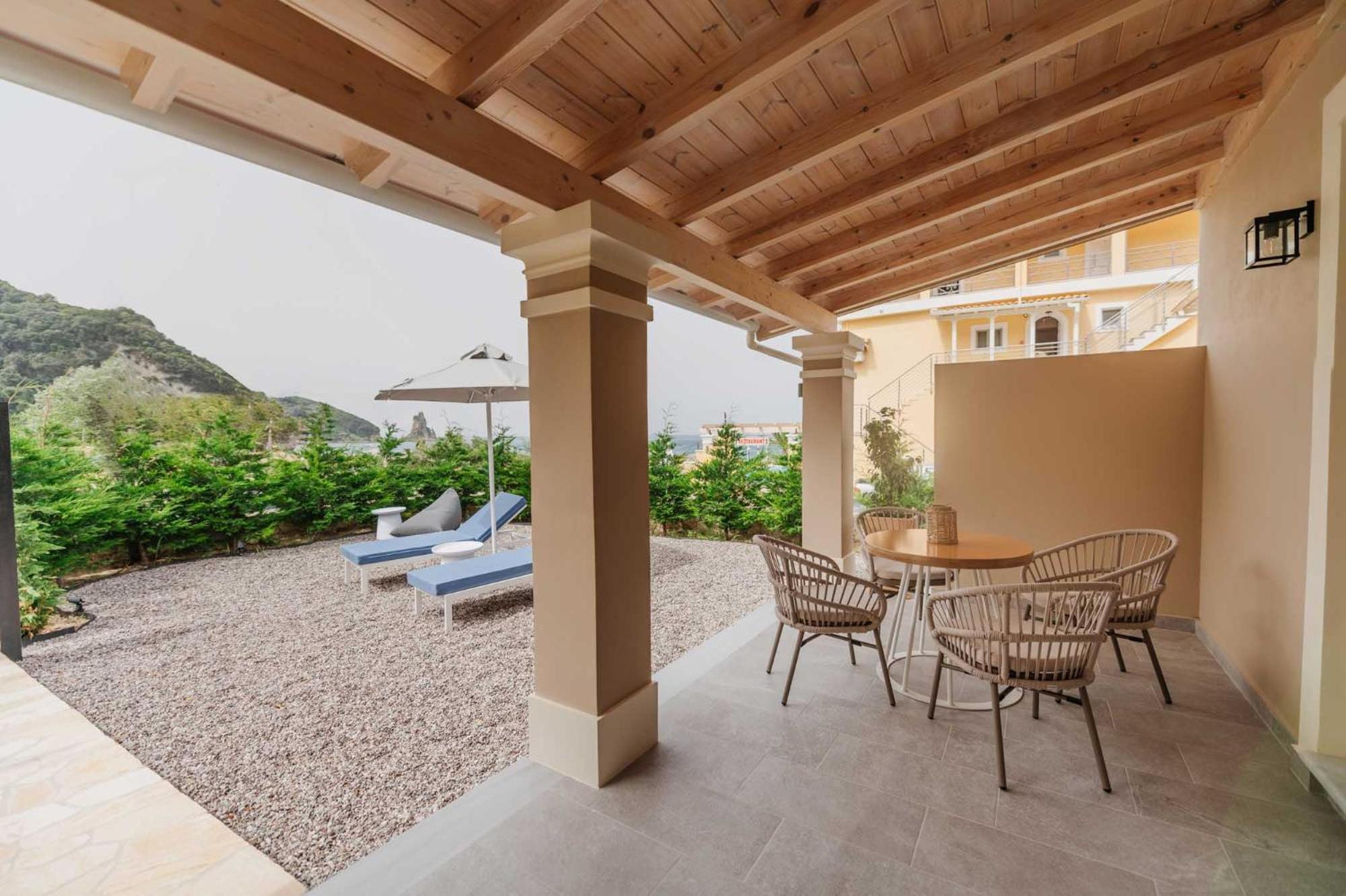 Sea Breeze & Aparthotel Agios Gordios (Corfu)