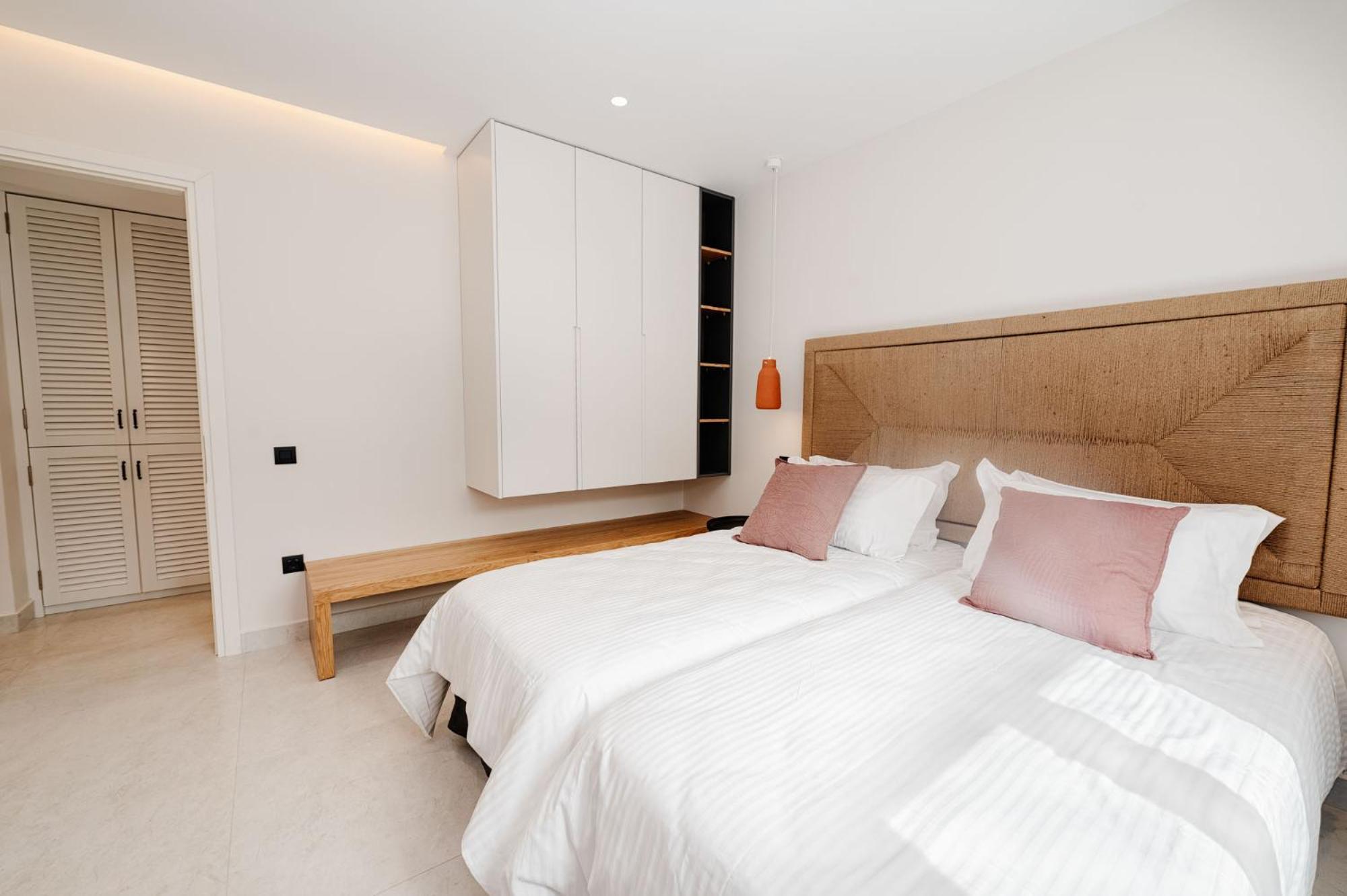 Aparthotel Sea Breeze &