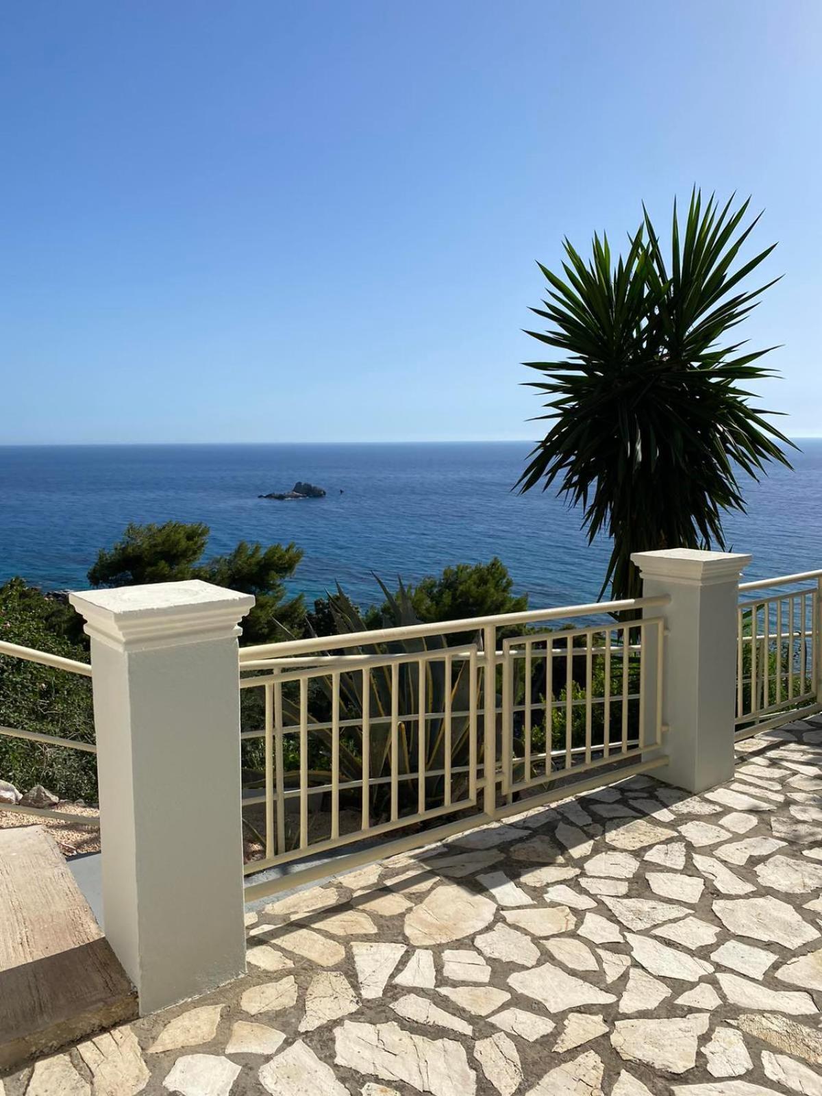 Vicky's Panoramic View Apartment