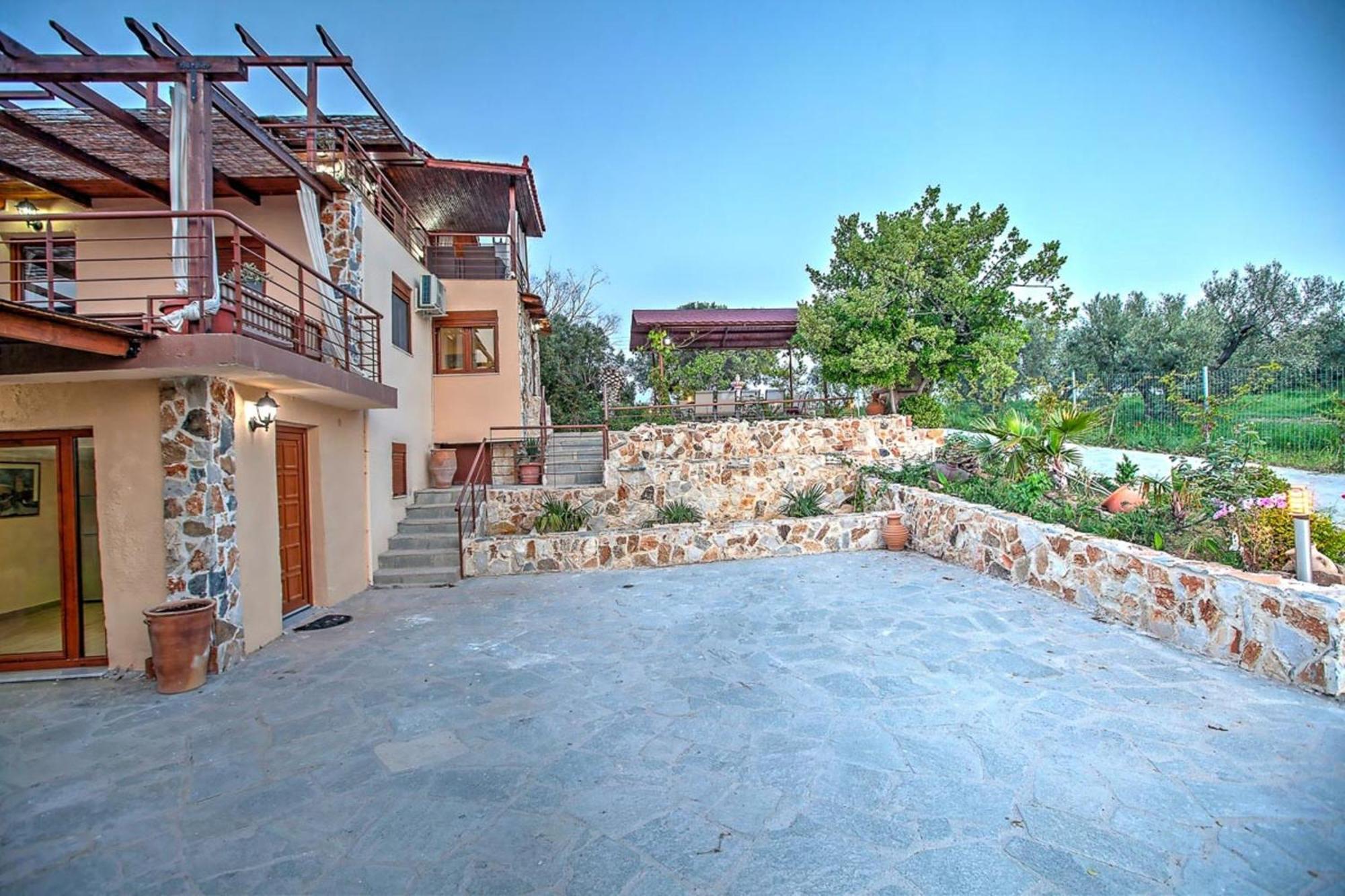 Villa Laskari Sea View