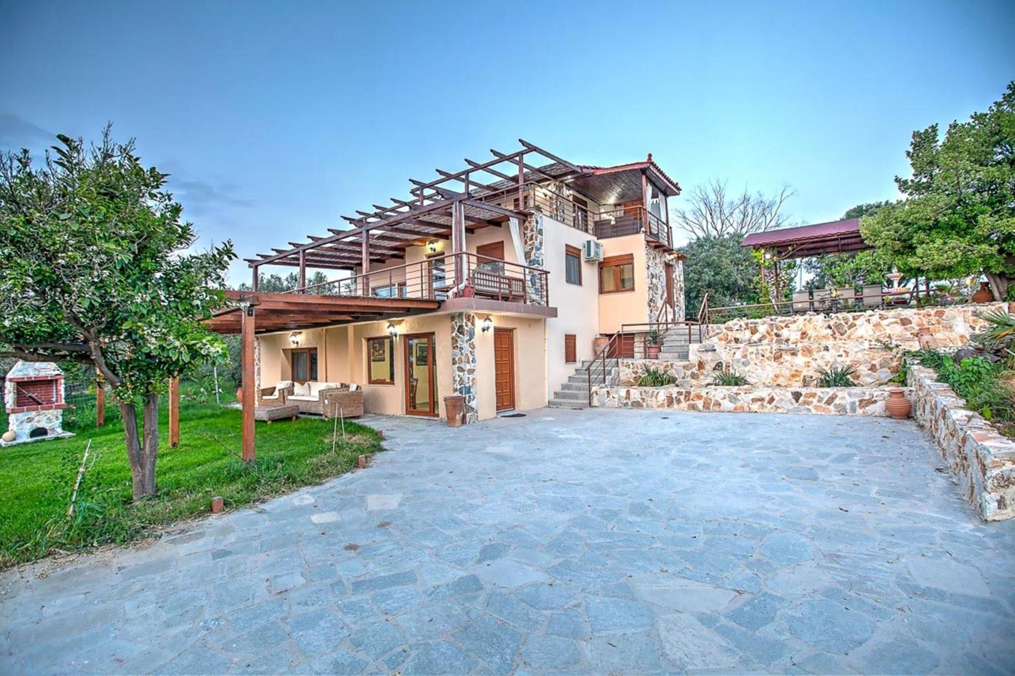 Villa Laskari Sea View *