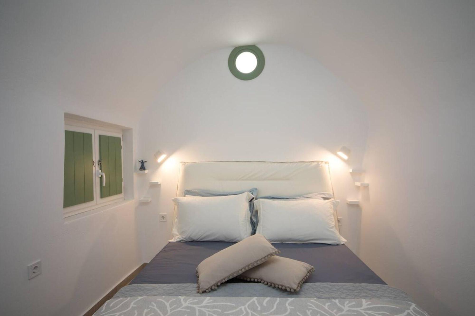 Elite Santorini Emporio (Santorini)