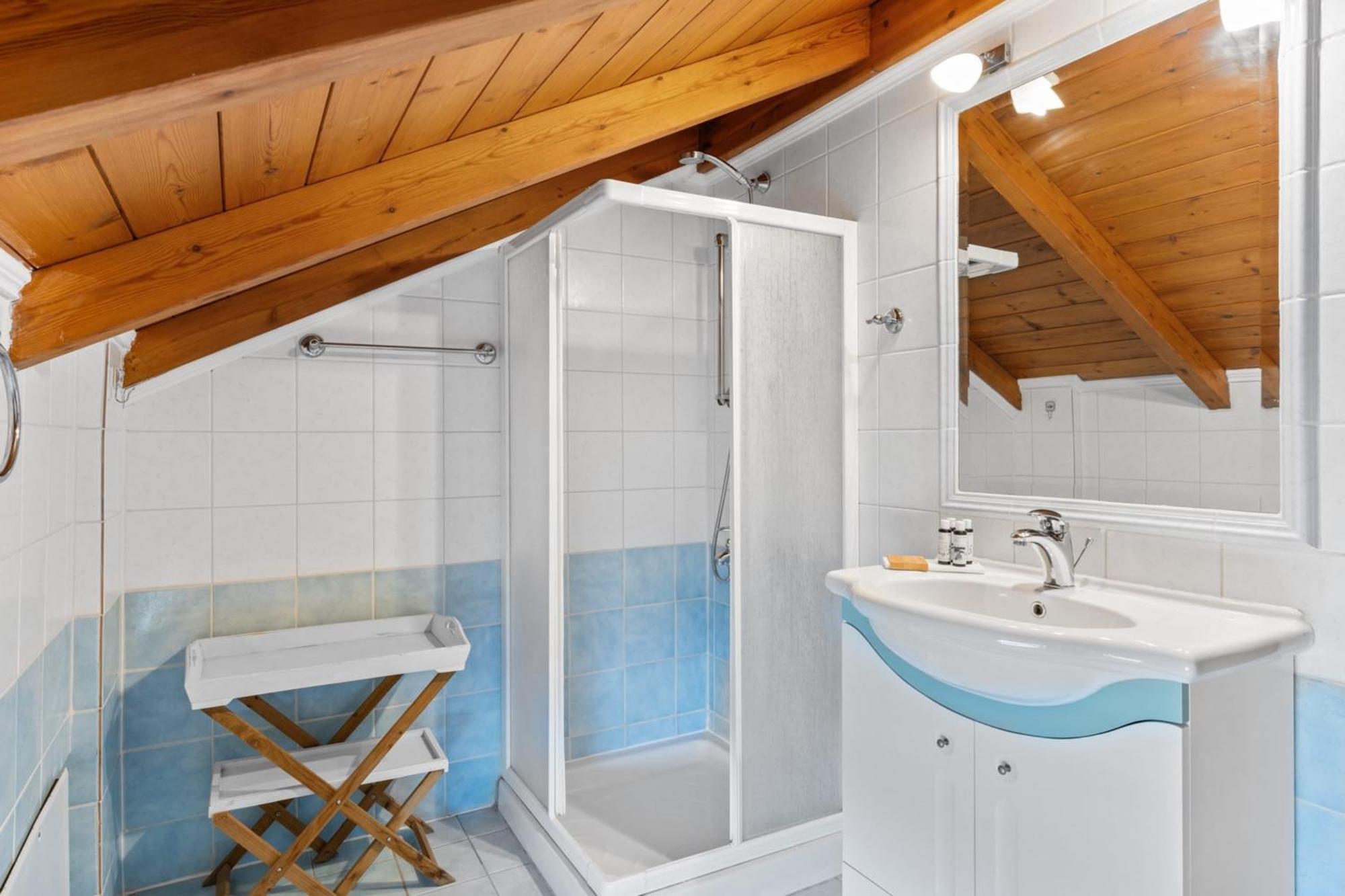 Villa Giancarlo - Lovely With Stone And Wood Elements In Bay
