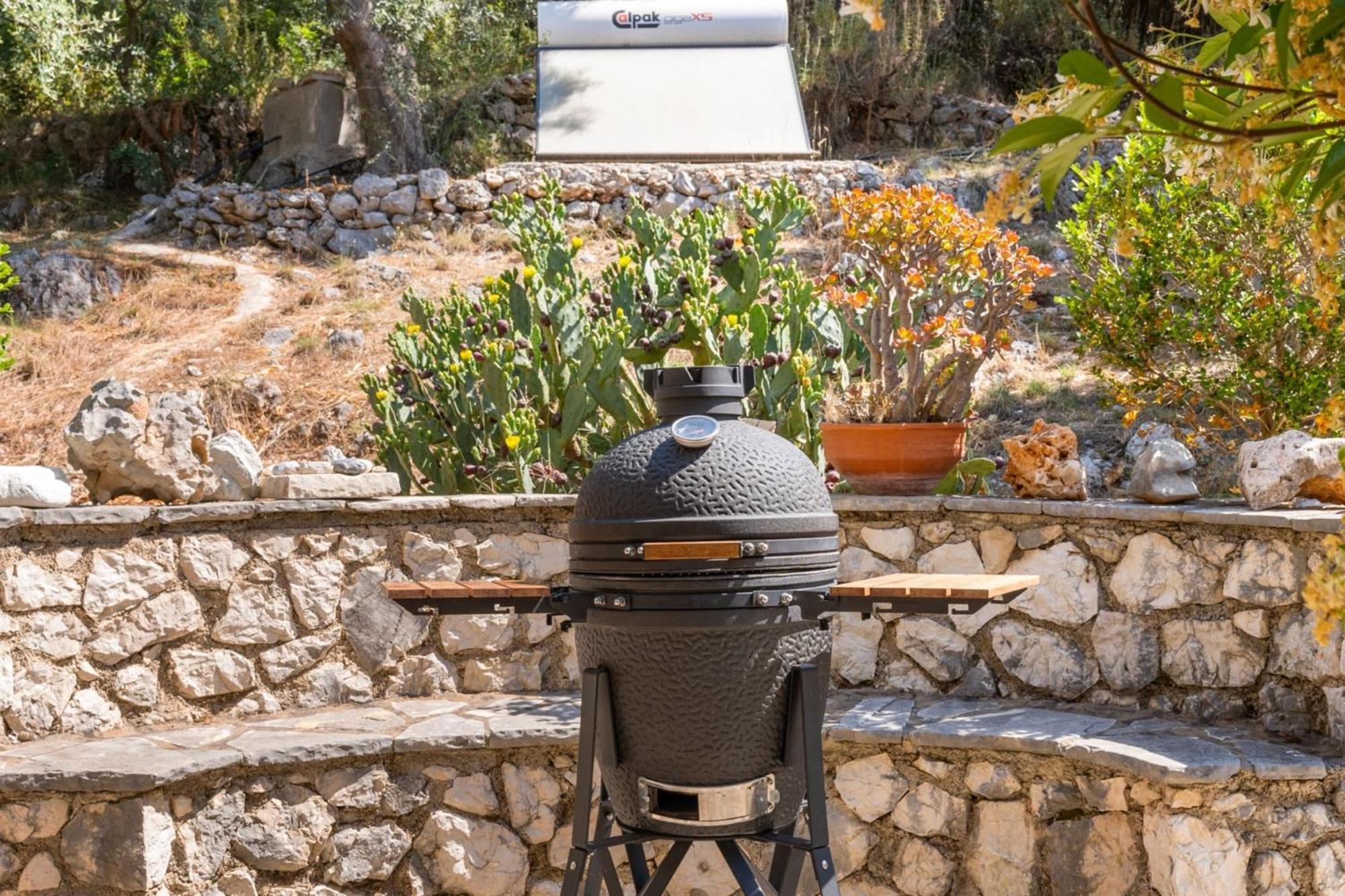 Giancarlo - Lovely With Stone And Wood Elements In Bay Villa