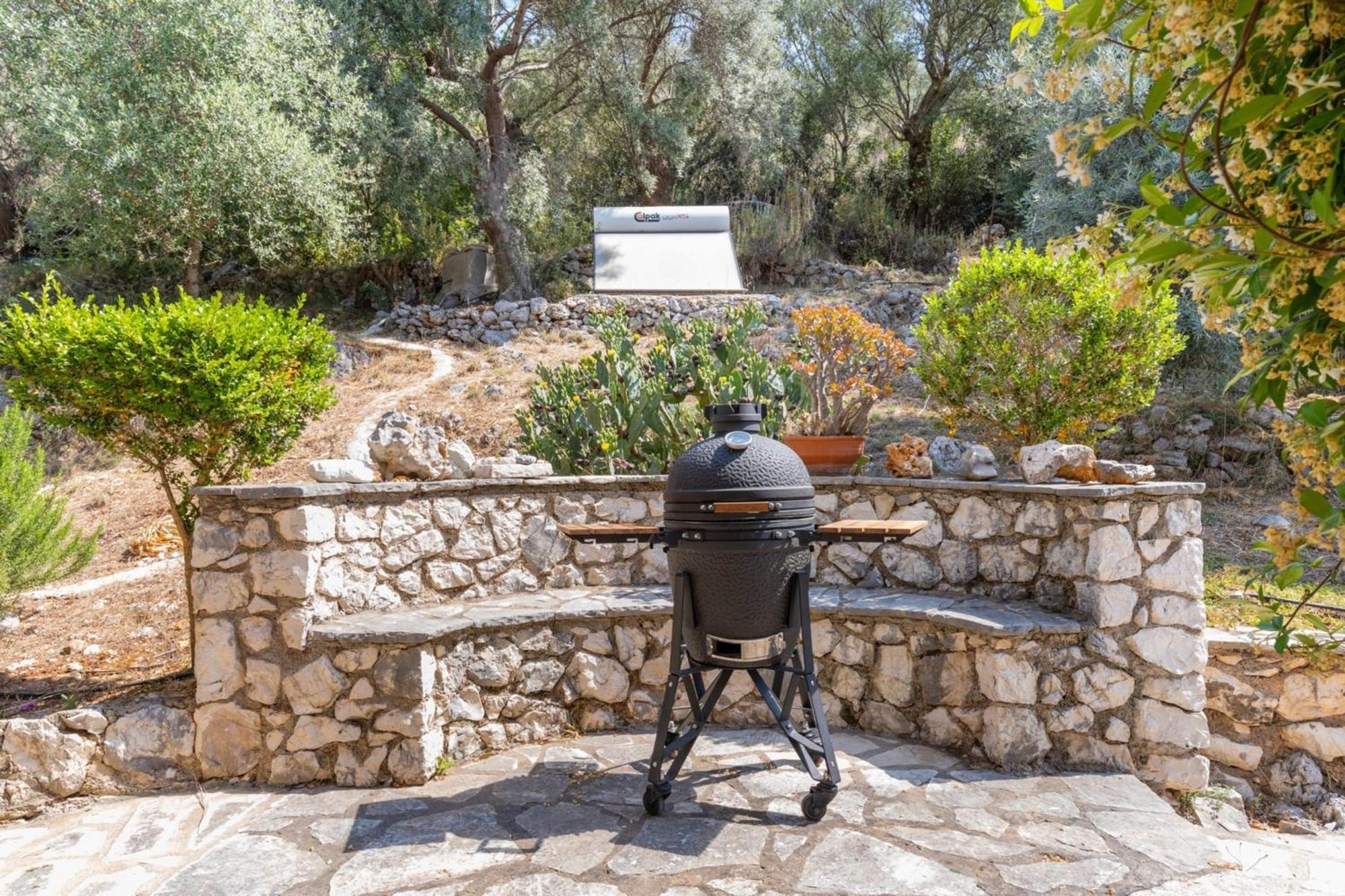 Villa Giancarlo - Lovely With Stone And Wood Elements In Bay *
