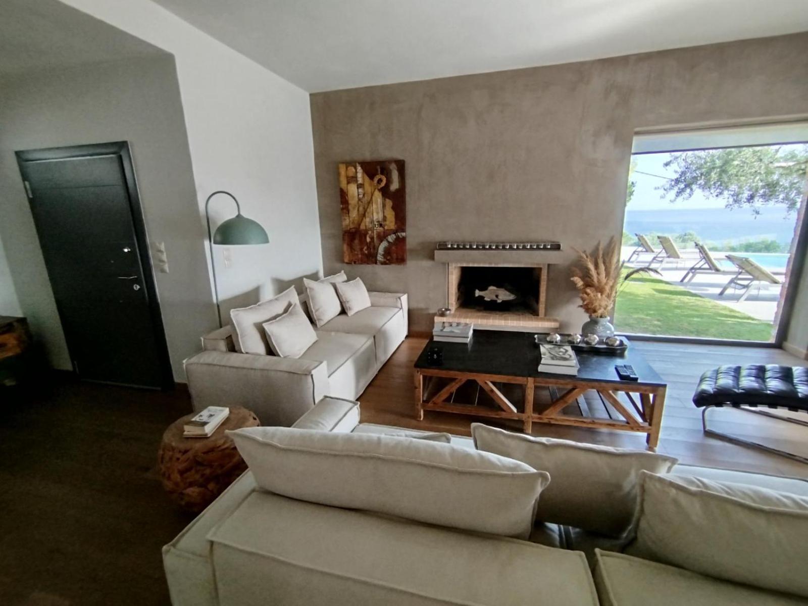 Lithos Villa *