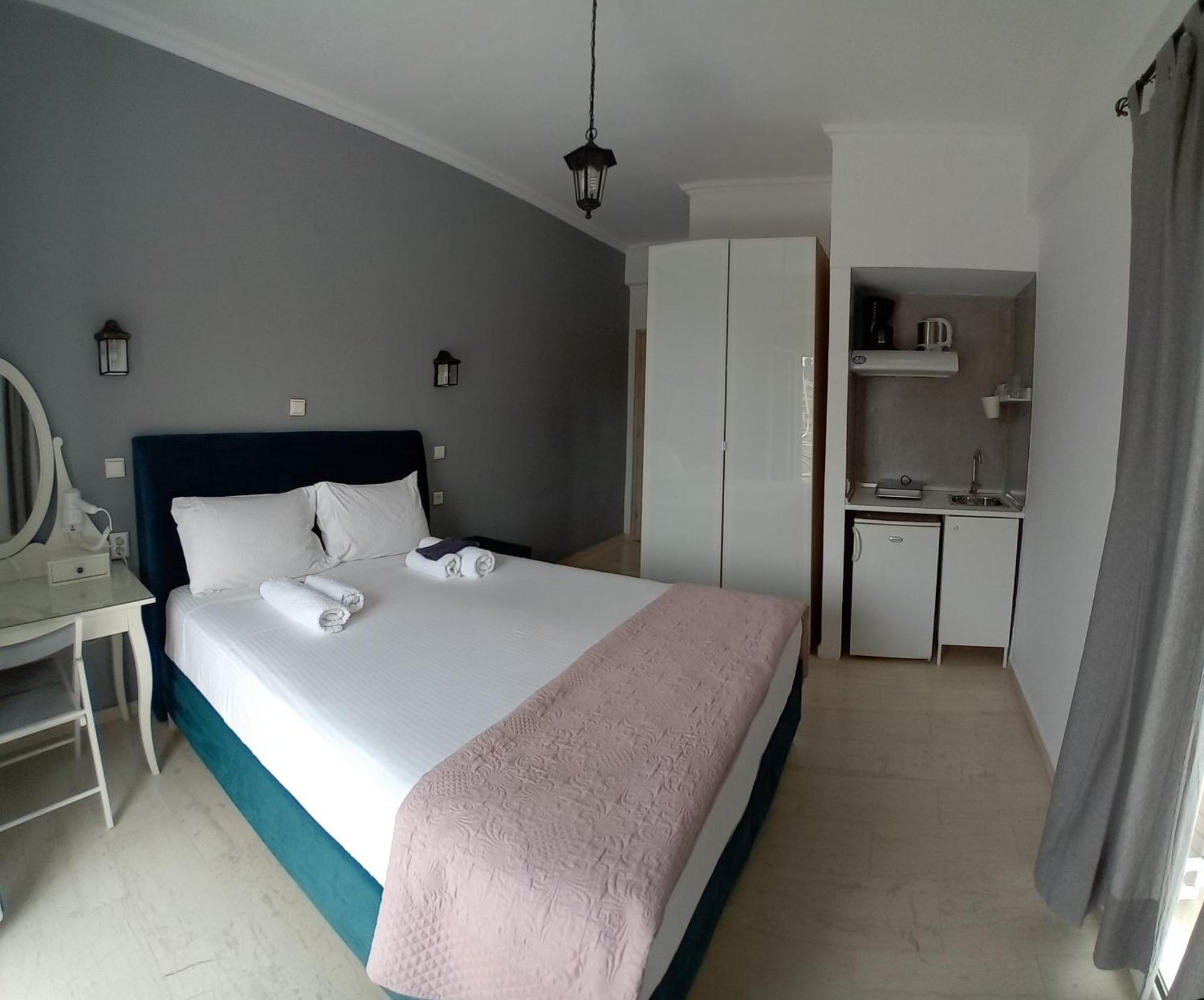 Aparthotel Spiros *