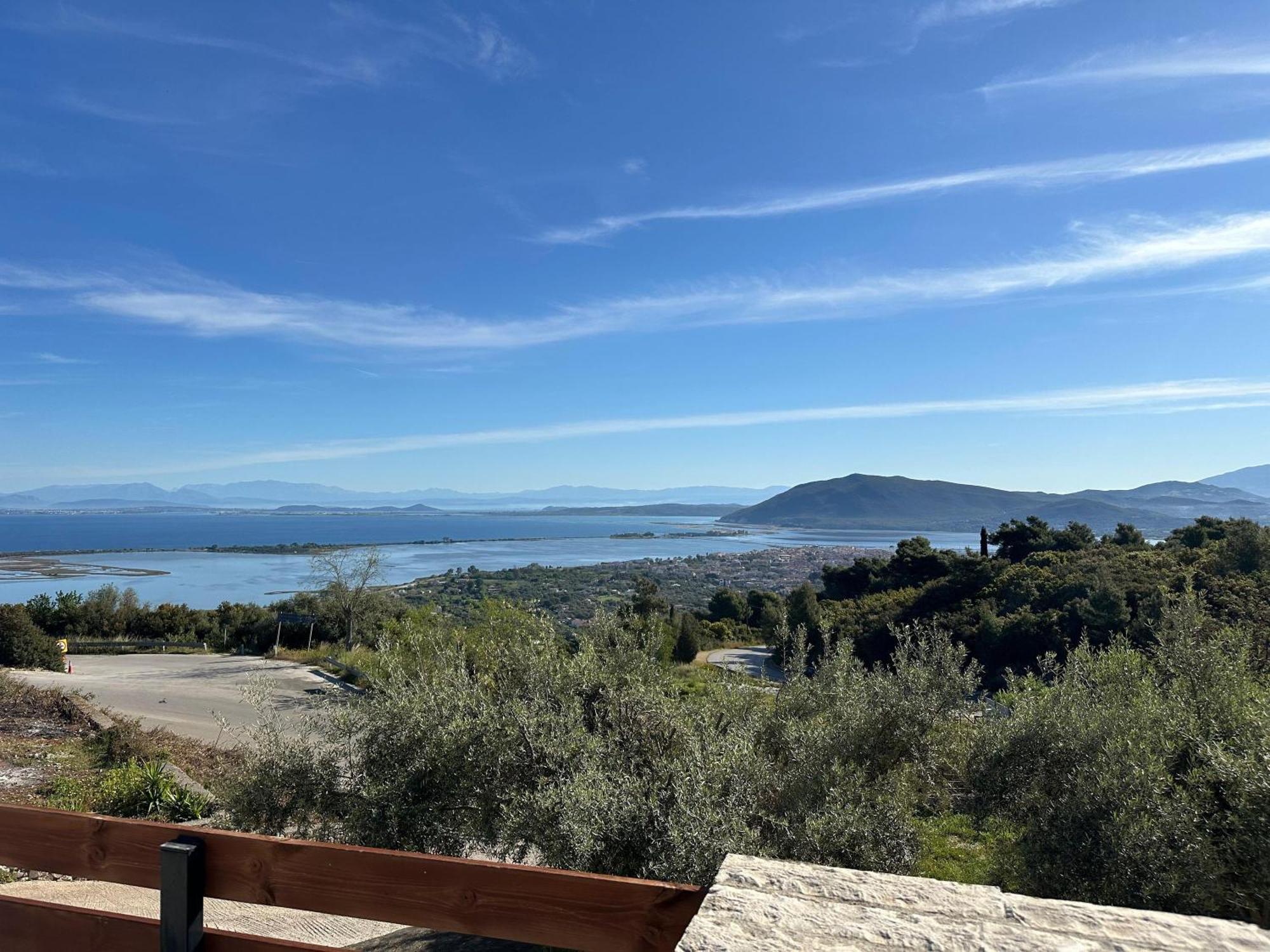 Eris - Amazing View In Lefkada Apartment Frinion